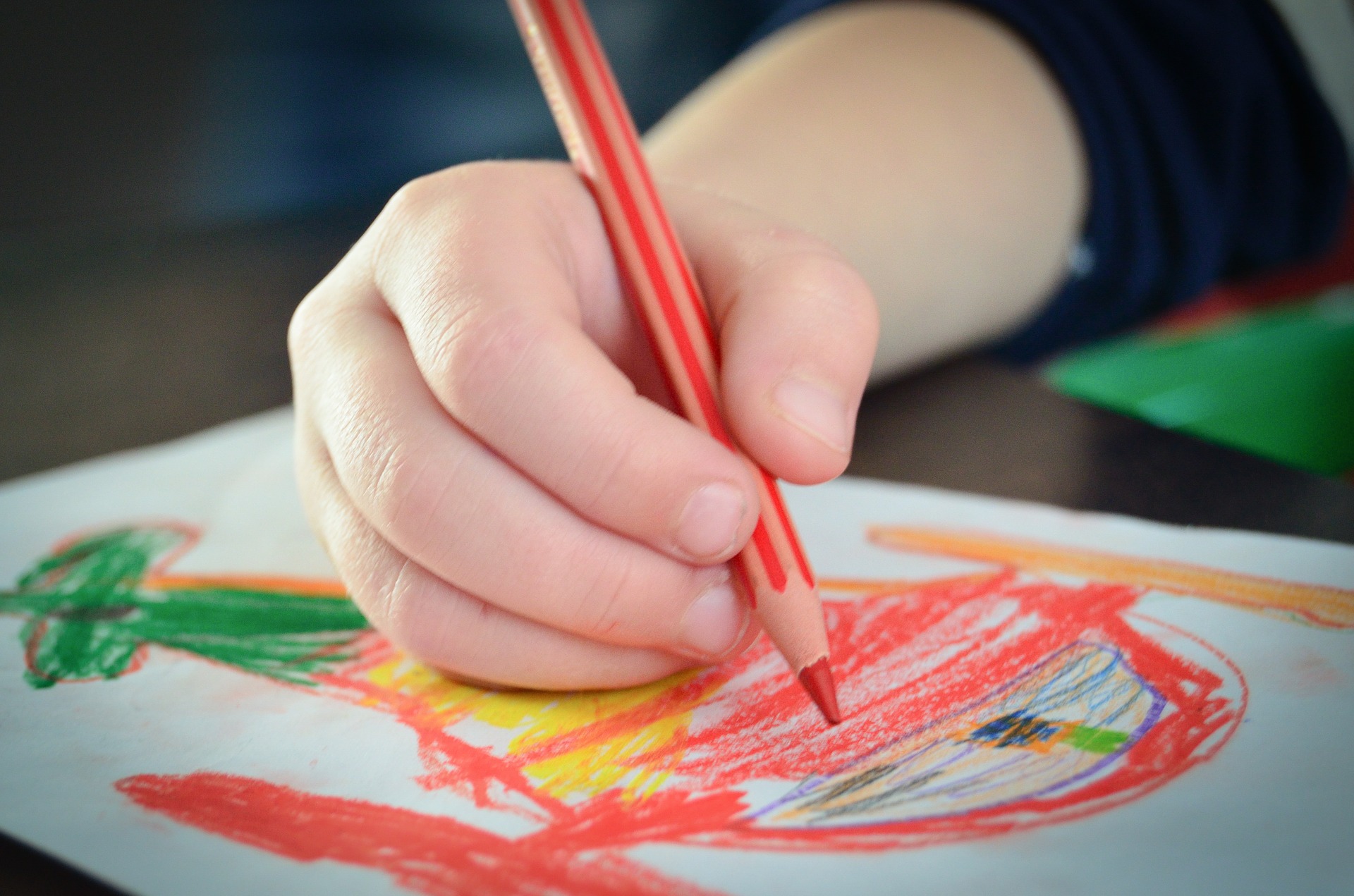 → Peinture enfants, crayons & feutres : créer dès 3 ans -Wiplii