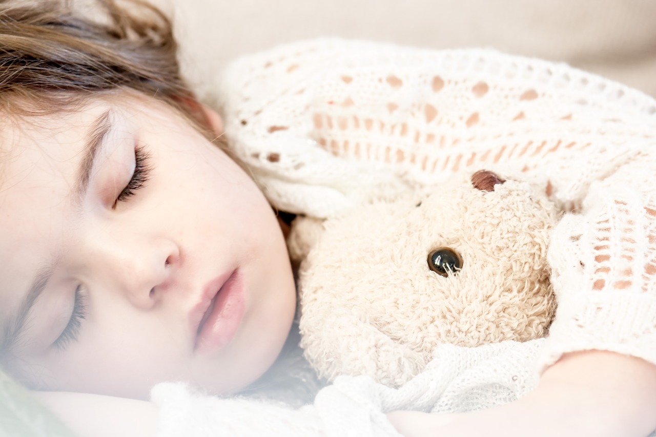 Guide éducatif : l'éveil de l'enfant 0-6 mois