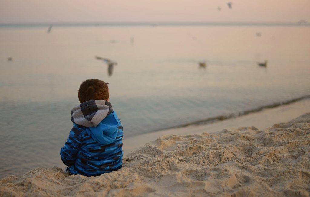 enfant océan pleine conscience